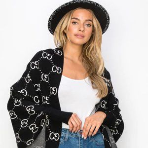Abstract Pattern Accent Sleeve Cape Shawl with Fringe